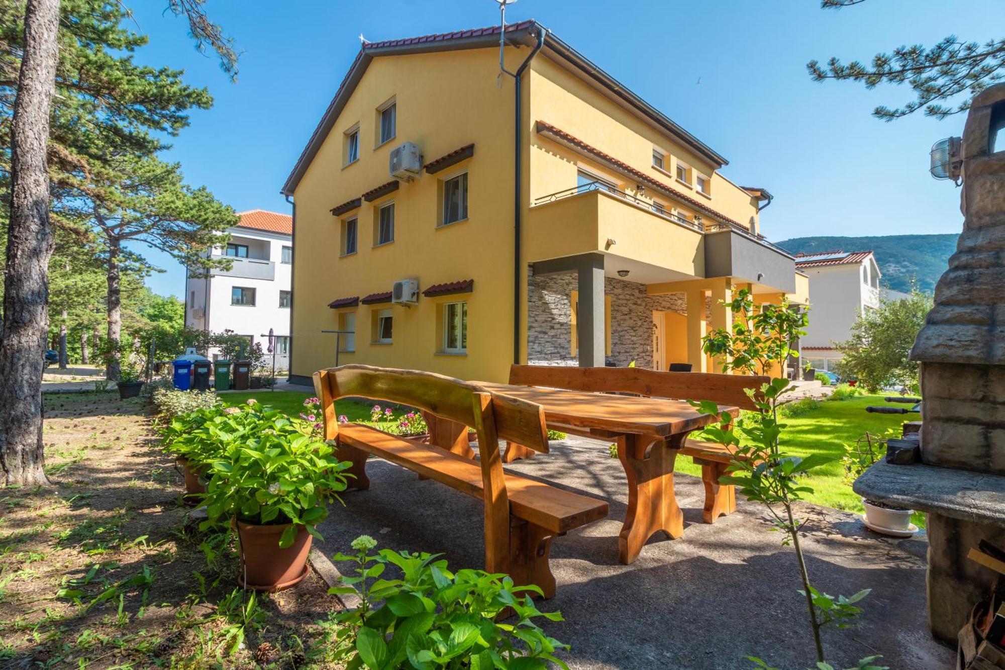 Apartments Gracia Башка Экстерьер фото